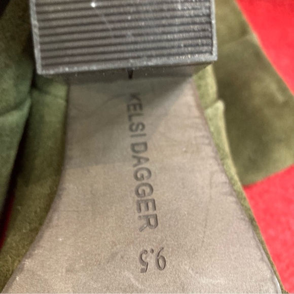 KELSI DAGGER Sz 9.5 Stacked Heel Pointy Toe Zipper Closure Above Ankle Booties - Picture 7 of 11